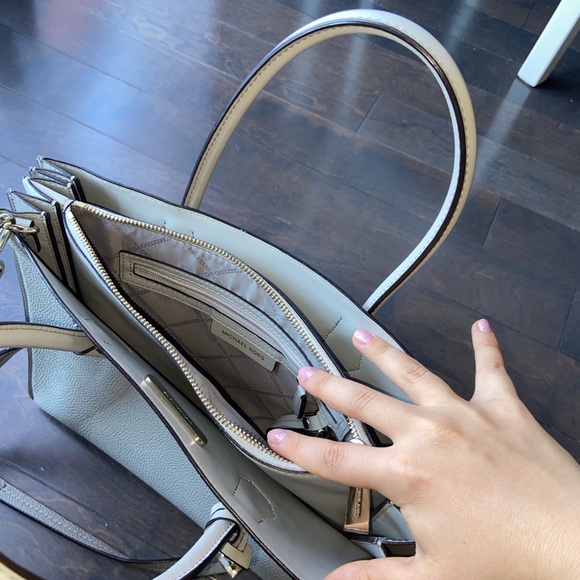 Michael Kors Mercer Medium Organ Tote Bag - Picture 5 of 9